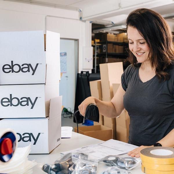 eBay-Verkäuferin scannt Sendung